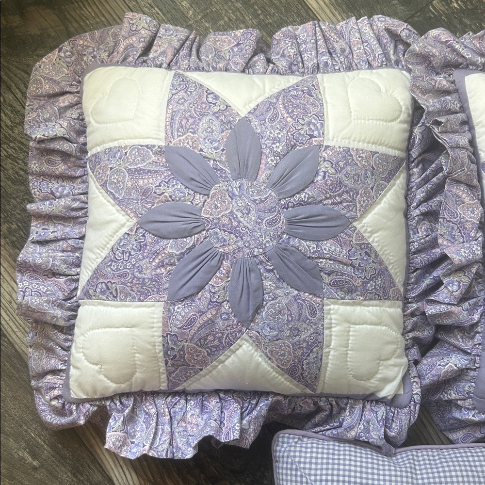 13x13 Handmade Quilt Floral Throw Pillows Floral Lavender Ruffle Bedding - Picture 2 of 6